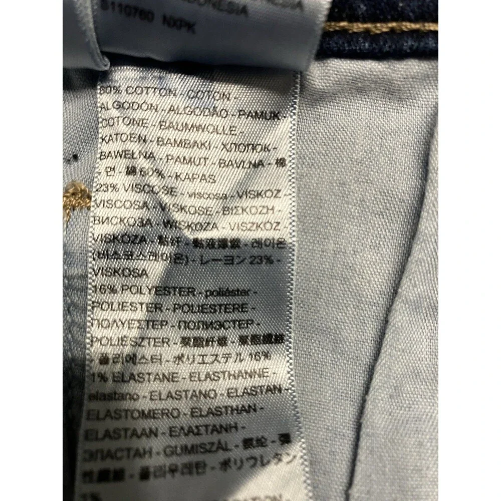 Levi's Classic Denim Bermuda Shorts Dark Blue Wash Size 30 NWOT - Picture 5 of 8